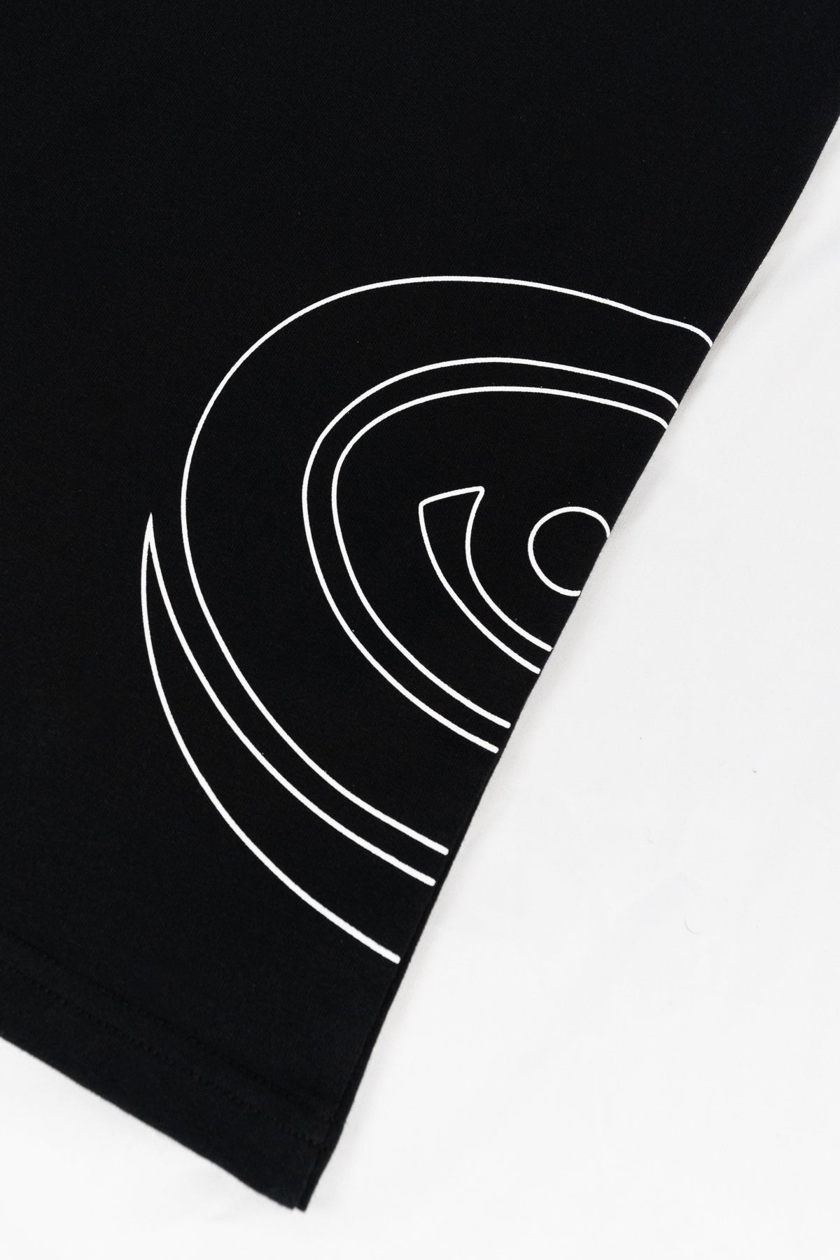 CONNECTION TEE: BLACK