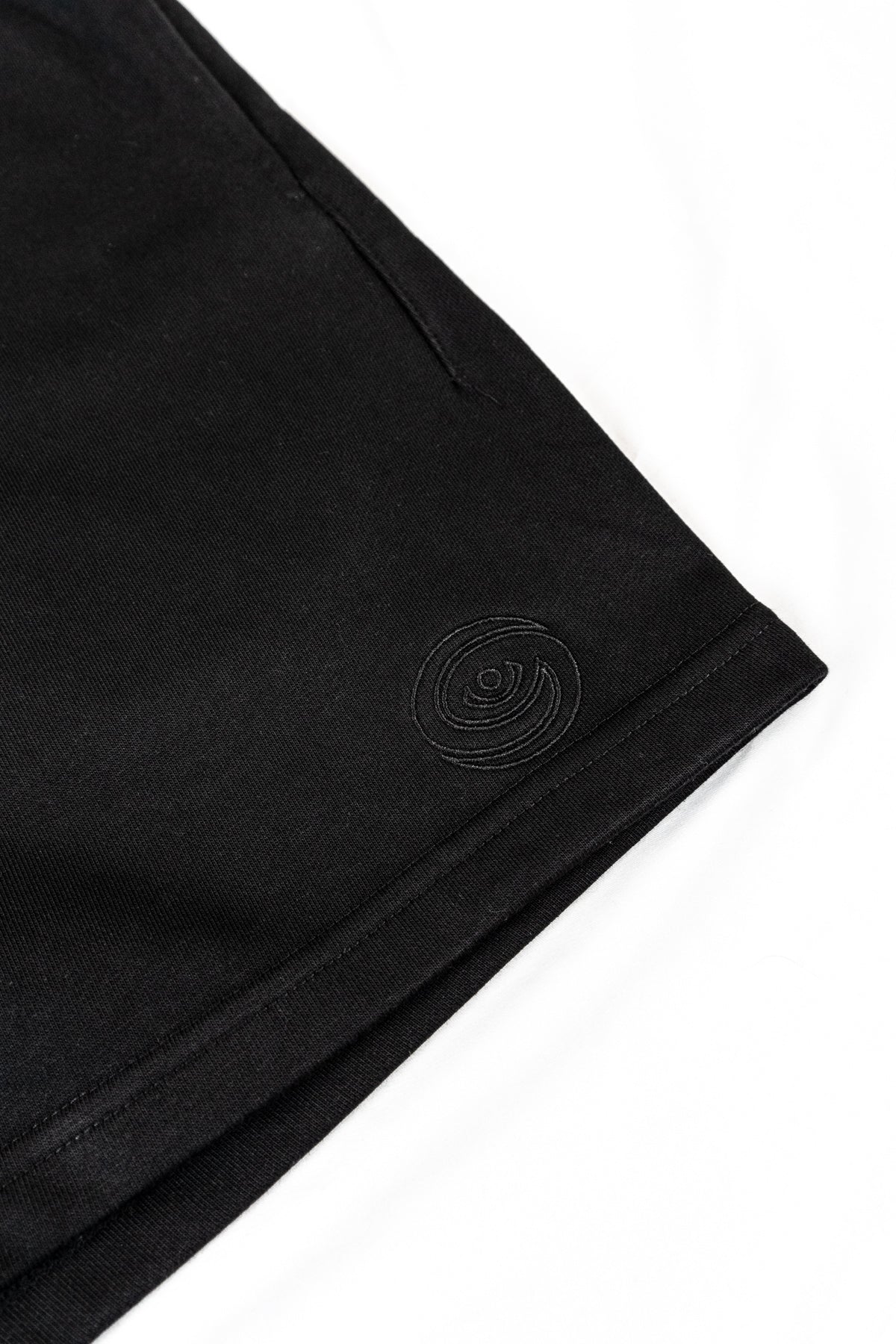 SEARCH LOGO SHORTS: BLACK