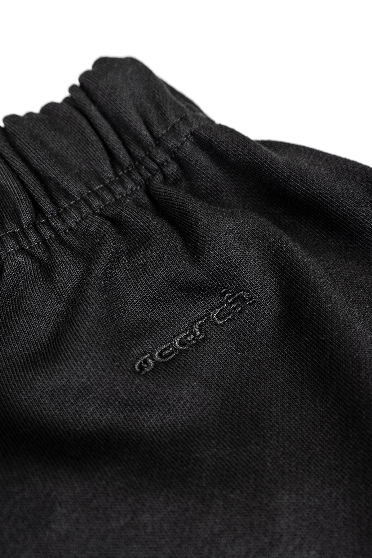 SEARCH LOGO SHORTS: BLACK