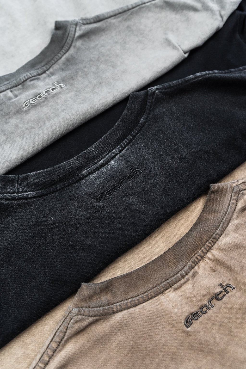 OMBRÉ TEE: SILVER