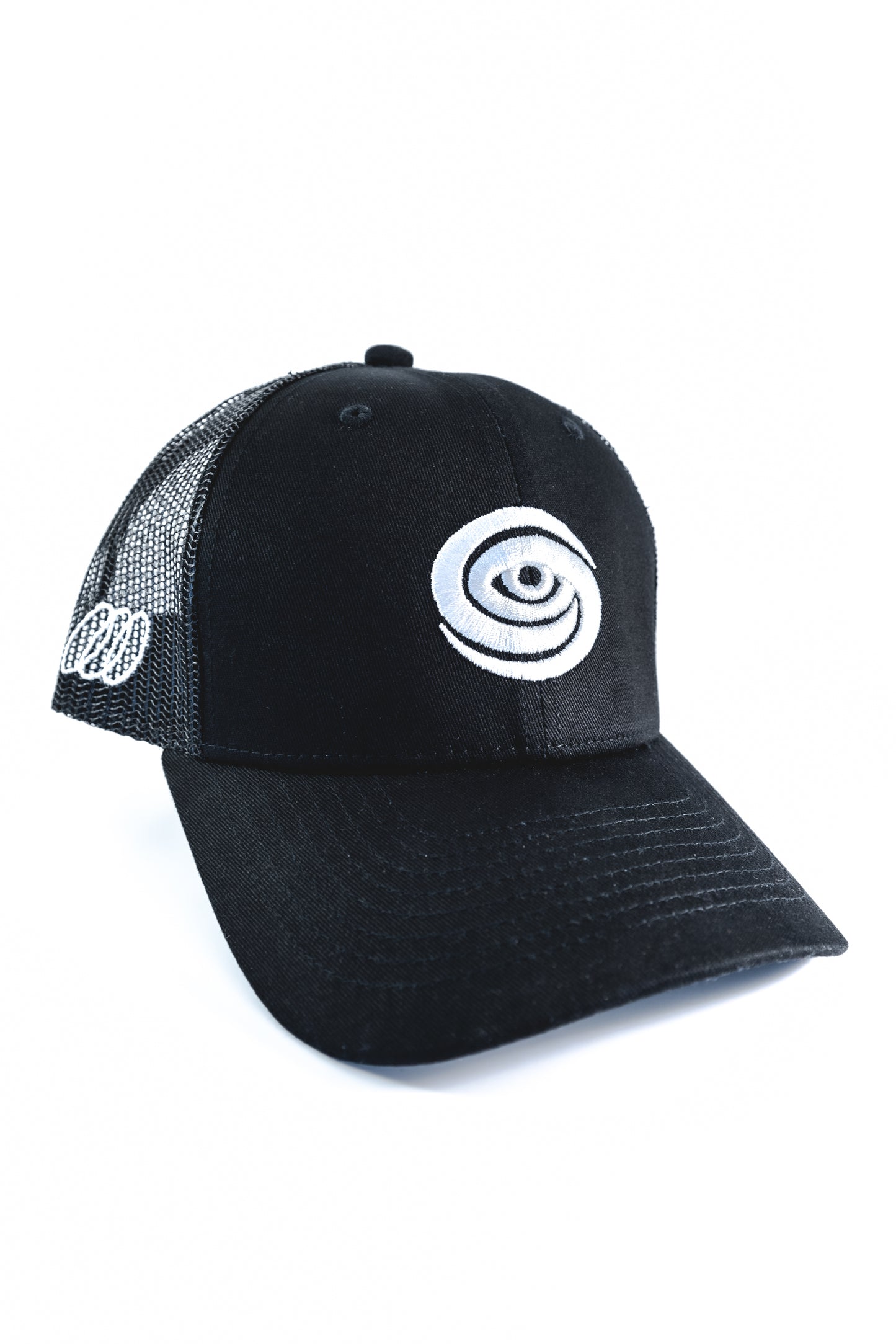 EYE LOGO TRUCKER